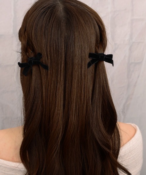 TONE SELECT GOODS(トーンセレクトグッズ)の「【float】ベロア ミニリボン ヘアゴム【2個セット】(ヘアゴム・レディース・ブラック・FREE)」の3枚目の写真