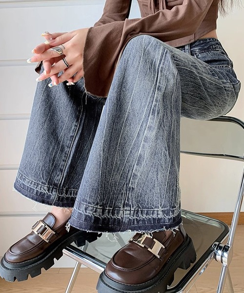 DAY CLOSET(デイ クローゼット)の「【大きいサイズ有】 裾に広がる美シルエット。ヴィンテージライク カットオフ フレア デニム パンツ ジーンズ レディース(デニムパンツ・レディース・インディゴブルー/ブラック/ブルー・L/M/2XL/XL/S/XS)」の6枚目の写真