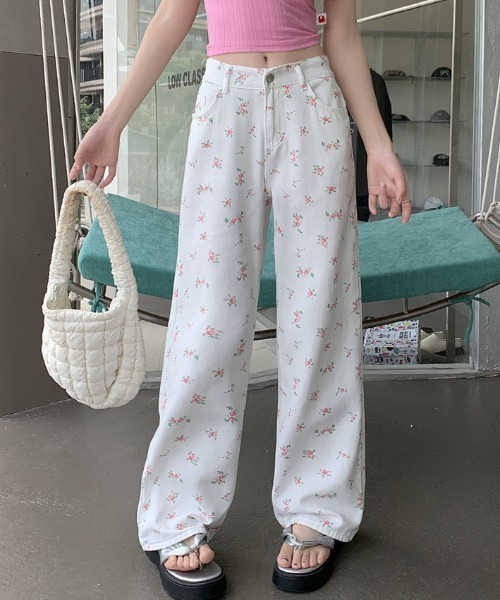 LAC-VERT(ラック・ヴェール)の「小花柄デニムパンツ(デニムパンツ・レディース・ホワイト/アイボリー・M/S)」の7枚目の写真