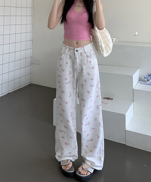 LAC-VERT(ラック・ヴェール)の「小花柄デニムパンツ(デニムパンツ・レディース・ホワイト/アイボリー・M/S)」の3枚目の写真
