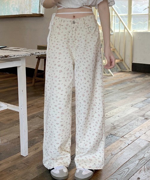 LAC-VERT(ラック・ヴェール)の「小花柄デニムパンツ(デニムパンツ・レディース・ホワイト/アイボリー・M/S)」の20枚目の写真