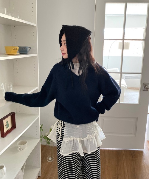 by muni:r（バイ ムニール）の「ウールブックルカチーフ（キャップ・レディース・ブラック/ベージュ・ONE SIZE）」の4枚目の写真