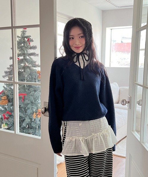 by muni:r（バイ ムニール）の「ウールブックルカチーフ（キャップ・レディース・ブラック/ベージュ・ONE SIZE）」の5枚目の写真