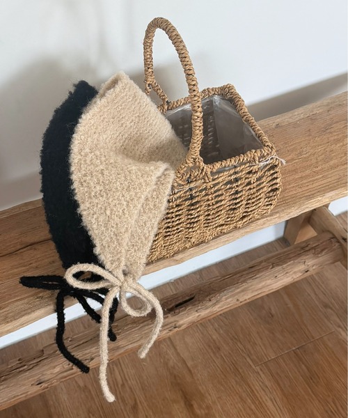 by muni:r（バイ ムニール）の「ウールブックルカチーフ（キャップ・レディース・ブラック/ベージュ・ONE SIZE）」の8枚目の写真