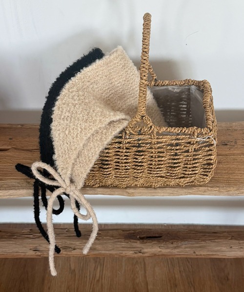 by muni:r（バイ ムニール）の「ウールブックルカチーフ（キャップ・レディース・ブラック/ベージュ・ONE SIZE）」の9枚目の写真