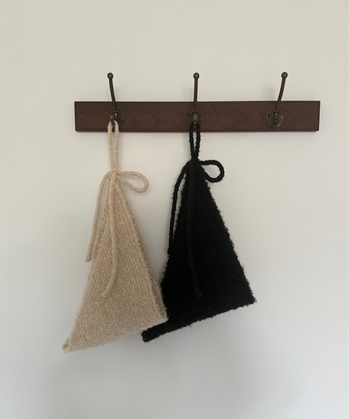 by muni:r（バイ ムニール）の「ウールブックルカチーフ（キャップ・レディース・ブラック/ベージュ・ONE SIZE）」の11枚目の写真