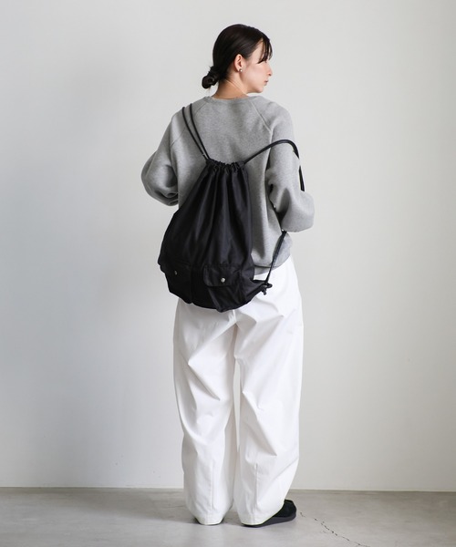 select MOCA（セレクトモカ）の「【ZOZO限定】ダブルポケットナップサック（バックパック/リュック・レディース・グレイッシュベージュ/ブラック・FREE）」の11枚目の写真