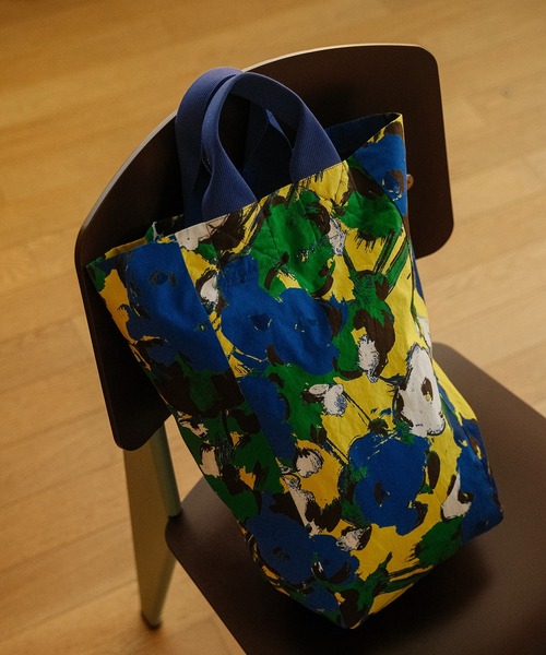 JNBY(ジェーエヌビーワイ)の「HOME Floral Mood Tote Bag / フローラルトートバッグ(トートバッグ・レディース・ピンク/ブルー・ONE SIZE)」の2枚目の写真