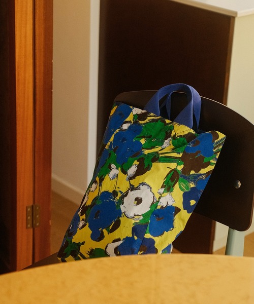 JNBY(ジェーエヌビーワイ)の「HOME Floral Mood Tote Bag / フローラルトートバッグ(トートバッグ・レディース・ピンク/ブルー・ONE SIZE)」の6枚目の写真