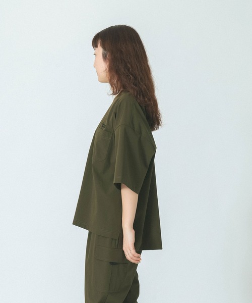 THOUSAND MILE（サウザンドマイル）の「(THOUSAND MILE×GENE HEAVENS)SHORT SLEEVE  POCKET TOP & CARGO TAPERED PANTS SET UP（ワンピース・レディース・ブラック/カーキ・ONE SIZE）」の22枚目の写真