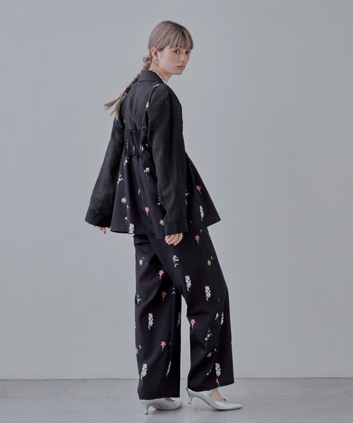 etoll.（エトル）の「花柄プリントキャミソールビスチェ（キャミソール・レディース・ブラック/オフホワイト/ネイビー・M）」の7枚目の写真