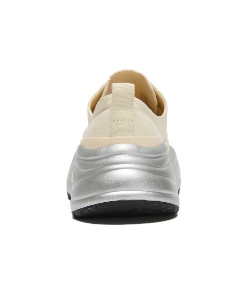 CONVERSE(コンバース)の「CONVERSE ALL STAR (R) SURGETRAINER MT OX(コンバース オールスター (R) サージトレーナー MT OX)(スニーカー・メンズ・ブラック×シルバー/ホワイト×シルバー・23cm/23.5cm/24cm/24.5cm/25cm/25.5cm/26cm/26.5cm/27cm/27.5cm/28cm/29cm)」の9枚目の写真