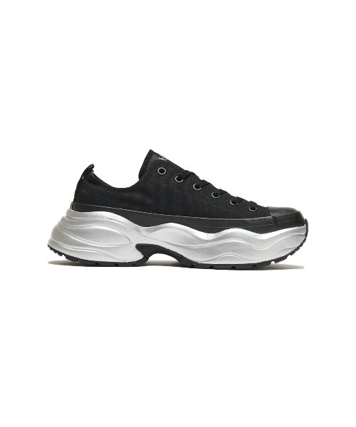 CONVERSE(コンバース)の「CONVERSE ALL STAR (R) SURGETRAINER MT OX(コンバース オールスター (R) サージトレーナー MT OX)(スニーカー・メンズ・ブラック×シルバー/ホワイト×シルバー・23cm/23.5cm/24cm/24.5cm/25cm/25.5cm/26cm/26.5cm/27cm/27.5cm/28cm/29cm)」の12枚目の写真