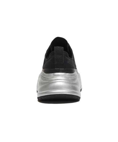 CONVERSE(コンバース)の「CONVERSE ALL STAR (R) SURGETRAINER MT OX(コンバース オールスター (R) サージトレーナー MT OX)(スニーカー・メンズ・ブラック×シルバー/ホワイト×シルバー・23cm/23.5cm/24cm/24.5cm/25cm/25.5cm/26cm/26.5cm/27cm/27.5cm/28cm/29cm)」の16枚目の写真