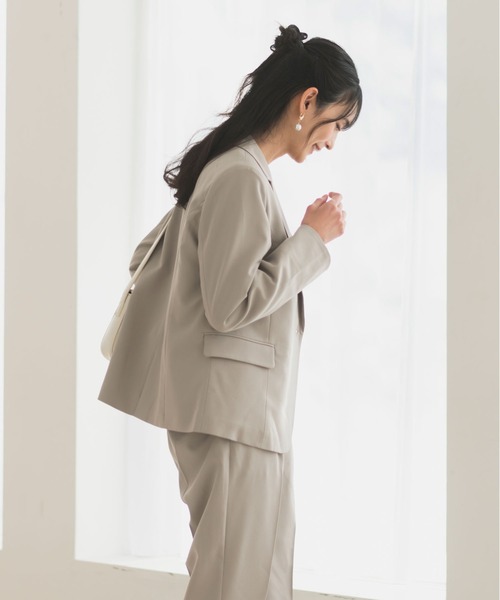 CELEN(セレン)の「【洗える/防シワ/UV/花粉防止】ストレッチテーラードジャケット・タックセンタープレスパンツ 2点セット ≪オフィスカジュアルスーツ≫(スーツセット・レディース・グレー系その他/ネイビー/ブラック・L/M/S)」の22枚目の写真