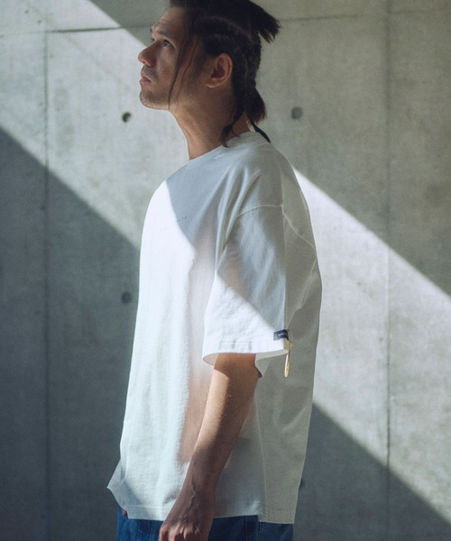 ADAM PATEK(アダムパテック)の「mt9514-paranoid short sleeve T Tシャツ(Tシャツ/カットソー・メンズ・ブラック/ホワイト/パープル・2/1)」の5枚目の写真