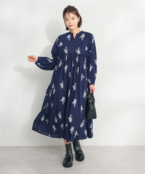 CRAFT STANDARD BOUTIQUE（クラフトスタンダードブティック）の「インド綿混フラワーモチーフワンピース（ワンピース・レディース・ネイビー/ブラウン・FREE）」の5枚目の写真