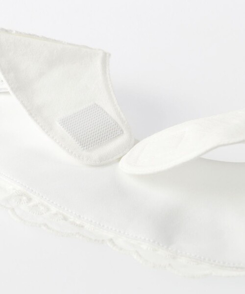 BRANSHES（ブランシェス）の「スカラップ刺繍スタイ（スタイ/よだれかけ・キッズ・オフホワイト/ラベンダー・FREE）」の4枚目の写真