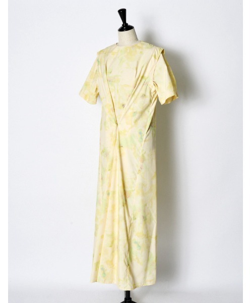 RUMCHE(ラムシェ)の「Crystal Flower Paint Dress / クリスタルフラワーペイントドレス(ワンピース・レディース・ネイビー/イエロー・SMALL/MEDIUM)」の10枚目の写真