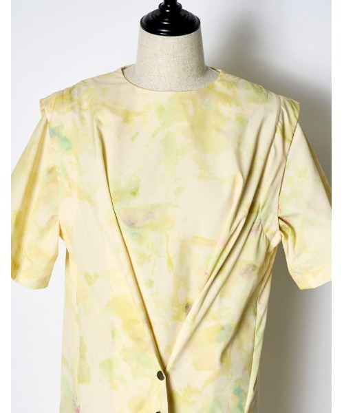 RUMCHE(ラムシェ)の「Crystal Flower Paint Dress / クリスタルフラワーペイントドレス(ワンピース・レディース・ネイビー/イエロー・SMALL/MEDIUM)」の15枚目の写真