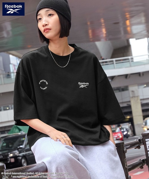 Reebok（リーボック）の「Reebok/リーボック 別注 ダブルロゴ刺繍/プリント ドロストオーバーサイズ半袖Tシャツ（Tシャツ/カットソー・レディース・オフホワイト/アッシュグレー/ブラック/ダークネイビー・L/M）」の12枚目の写真