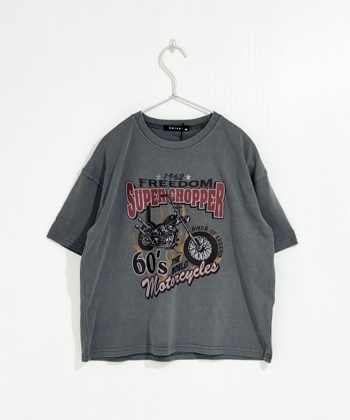 SHISKY(シスキー)の「SHISKY / シスキー ピグメント加工 バイカーデザインフロントプリント オーバーサイズTシャツ 半袖 キッズ(Tシャツ/カットソー・キッズ・グレー系/ブラック系2/ブラック系4/グレー系2/グレー系3/グレー系4/ブラック系3/ブラック系・110/120/130/140/150/160)」の9枚目の写真