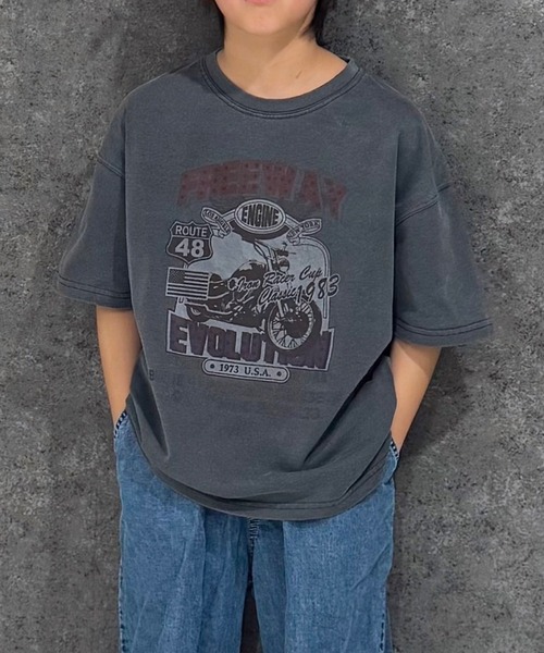 SHISKY(シスキー)の「SHISKY / シスキー ピグメント加工 バイカーデザインフロントプリント オーバーサイズTシャツ 半袖 キッズ(Tシャツ/カットソー・キッズ・グレー系/ブラック系2/ブラック系4/グレー系2/グレー系3/グレー系4/ブラック系3/ブラック系・110/120/130/140/150/160)」の14枚目の写真