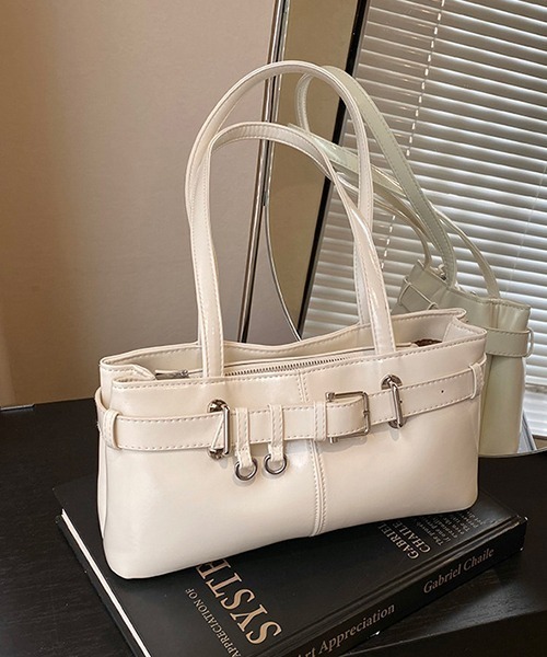 c.u.l（シーユーエル）の「鍵チャーム付き エナメル調 ショルダーバッグ cula1178（ショルダーバッグ・レディース・レッド/ピンク/シルバー/アイボリー/ブラック・FREE）」の17枚目の写真