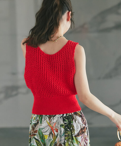 La boutique BonBon（ラブティックボンボン）の「【大人っぽカジュアル】前後２WAYざっくりクロップドベスト（ベスト・レディース・レッド/ホワイト/ミント・FREE）」の7枚目の写真