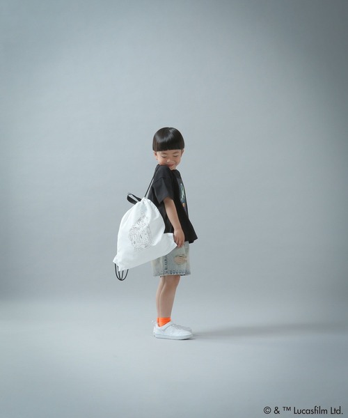 LOWRYS FARM（ローリーズファーム）の「ＳＴＡＲ　ＷＡＲＳ／ナップサック　451875（バックパック/リュック・キッズ・アイボリー/ブラック・FREE）」の3枚目の写真