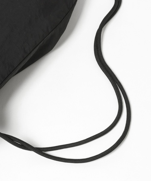 LOWRYS FARM（ローリーズファーム）の「ＳＴＡＲ　ＷＡＲＳ／ナップサック　451875（バックパック/リュック・キッズ・アイボリー/ブラック・FREE）」の16枚目の写真