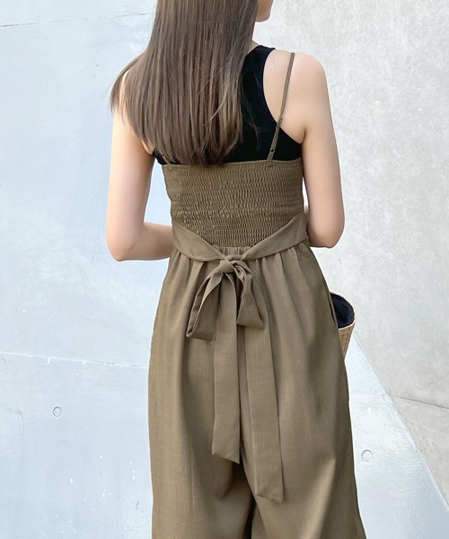 Futier land（フューティアランド）の「バックリボンキャミワイドオールインワン（つなぎ/オールインワン・レディース・ブルー/ブラック/ベージュ・MEDIUM）」の12枚目の写真