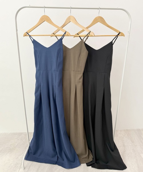 Futier land（フューティアランド）の「バックリボンキャミワイドオールインワン（つなぎ/オールインワン・レディース・ブルー/ブラック/ベージュ・MEDIUM）」の19枚目の写真