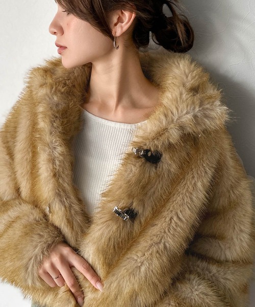 mily bilet(ミウィビレット)の「【mily bilet】上品さと華やかさを纏う 2wayレザーバックル使い フェイクファーブルゾン(ブルゾン・レディース・ブラウン/グレー/ベージュ・LARGE/MEDIUM/SMALL/X-LARGE)」の10枚目の写真