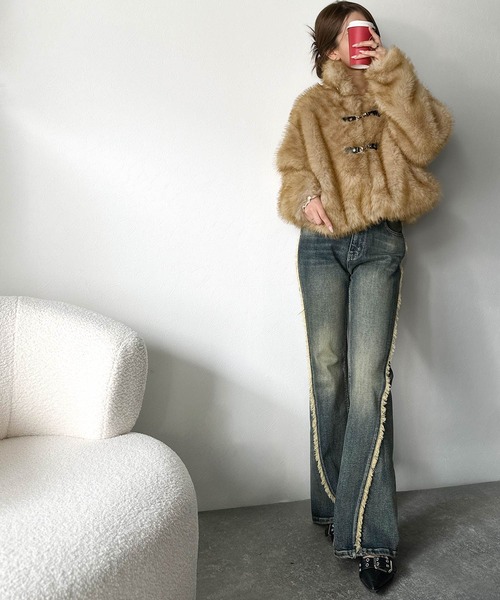 mily bilet(ミウィビレット)の「【mily bilet】上品さと華やかさを纏う 2wayレザーバックル使い フェイクファーブルゾン(ブルゾン・レディース・ブラウン/グレー/ベージュ・LARGE/MEDIUM/SMALL/X-LARGE)」の18枚目の写真