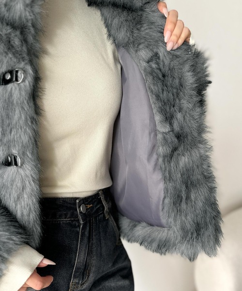 mily bilet(ミウィビレット)の「【mily bilet】上品さと華やかさを纏う 2wayレザーバックル使い フェイクファーブルゾン(ブルゾン・レディース・ブラウン/グレー/ベージュ・LARGE/MEDIUM/SMALL/X-LARGE)」の15枚目の写真