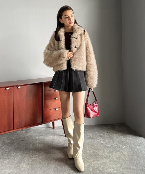 mily bilet(ミウィビレット)の「【mily bilet】上品さと華やかさを纏う 2wayレザーバックル使い フェイクファーブルゾン(ブルゾン・レディース・ブラウン/グレー/ベージュ・LARGE/MEDIUM/SMALL/X-LARGE)」の13枚目の写真