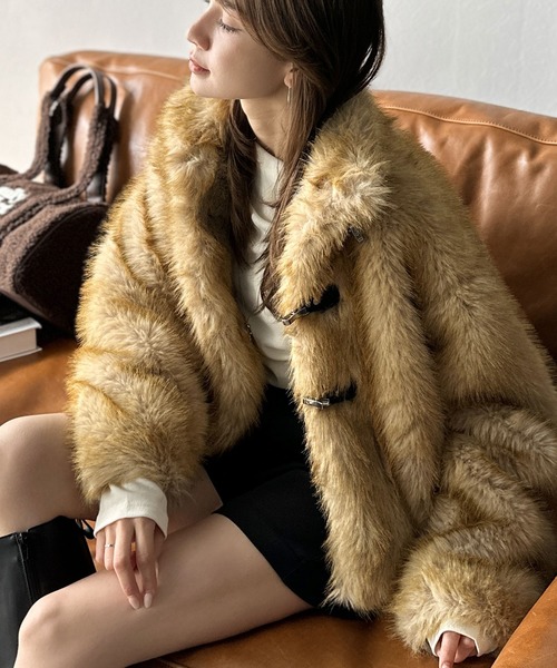 mily bilet(ミウィビレット)の「【mily bilet】上品さと華やかさを纏う 2wayレザーバックル使い フェイクファーブルゾン(ブルゾン・レディース・ブラウン/グレー/ベージュ・LARGE/MEDIUM/SMALL/X-LARGE)」の5枚目の写真