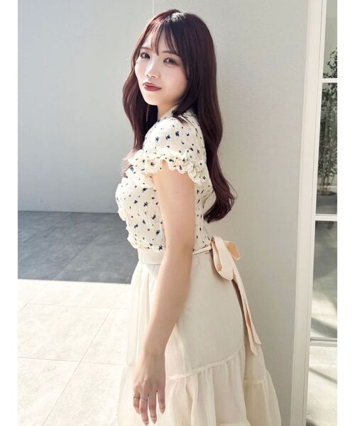 dazzlin(ダズリン)の「シュリンクフラワーフリルシャツ(シャツ/ブラウス・レディース・ブラック/ブラウン/ピンク/インディゴブルー/アイボリー・FREE)」の9枚目の写真