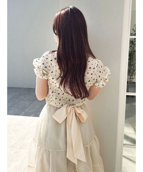 dazzlin(ダズリン)の「シュリンクフラワーフリルシャツ(シャツ/ブラウス・レディース・ブラック/ブラウン/ピンク/インディゴブルー/アイボリー・FREE)」の10枚目の写真