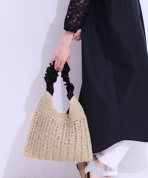 SHOO・LA・RUE(シューラルー)の「ペーパーフリルトートバッグ(トートバッグ・レディース・ブラック/イエロー/ネイビー・00)」の18枚目の写真