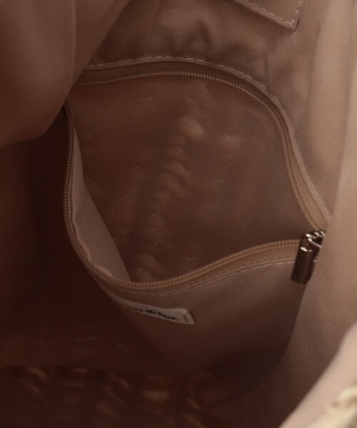 SHOO・LA・RUE(シューラルー)の「ペーパーフリルトートバッグ(トートバッグ・レディース・ブラック/イエロー/ネイビー・00)」の4枚目の写真