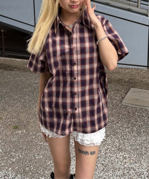 sedacle（セダクル）の「ラインストーンチェックシャツ（シャツ/ブラウス・レディース・ダークパープル/ネイビー/レッド/ライトブルー/サックスブルー/ピンク・SMALL/MEDIUM/LARGE）」の4枚目の写真