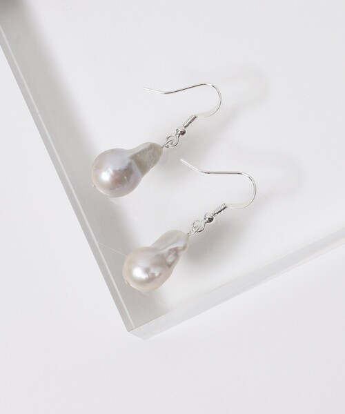 Firsthand（ファーストハンド）の「Firsthand/ファーストハンド バロックパールピアス / 両耳用（ピアス（両耳用）・レディース・シルバー・ONE SIZE）」の5枚目の写真