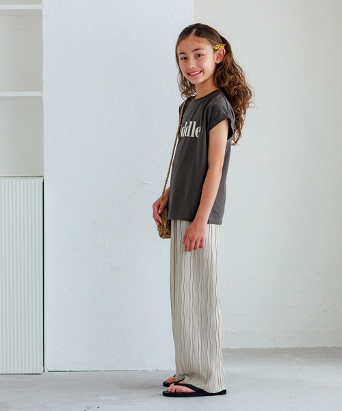 coca（coca）（コカ）の「キッズ 親子お揃いシャイニーウェーブプリーツパンツ（その他パンツ・キッズ・ブラウン/チャコール/グレイッシュベージュ/ネイビー・120/150/140/130）」の5枚目の写真