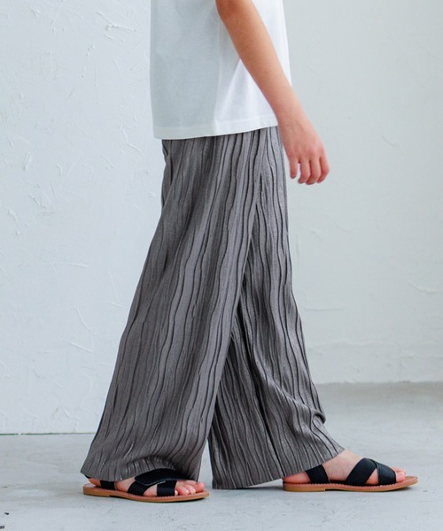 coca（coca）（コカ）の「キッズ 親子お揃いシャイニーウェーブプリーツパンツ（その他パンツ・キッズ・ブラウン/チャコール/グレイッシュベージュ/ネイビー・120/150/140/130）」の9枚目の写真