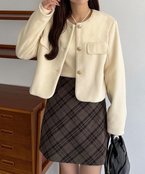 callautia（カラウティア）の「ウールライクゴールドボタンノーカラー