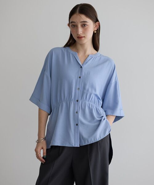 Editt by YECCA VECCA（エディットバイイェッカヴェッカ）の「ギャザーデザイン配色シャツ（シャツ/ブラウス・レディース・カーキ/サックスブルー/ネイビー・FREE）」の4枚目の写真