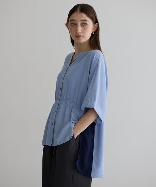 Editt by YECCA VECCA（エディットバイイェッカヴェッカ）の「ギャザーデザイン配色シャツ（シャツ/ブラウス・レディース・カーキ/サックスブルー/ネイビー・FREE）」の5枚目の写真
