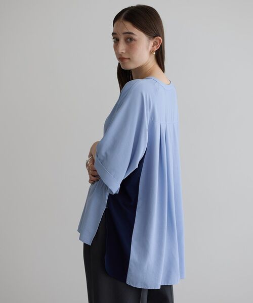 Editt by YECCA VECCA（エディットバイイェッカヴェッカ）の「ギャザーデザイン配色シャツ（シャツ/ブラウス・レディース・カーキ/サックスブルー/ネイビー・FREE）」の7枚目の写真